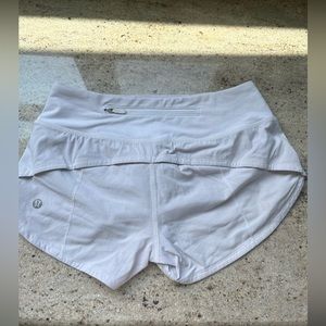 White Lululemon Shorts Size 0, 2.5 inch